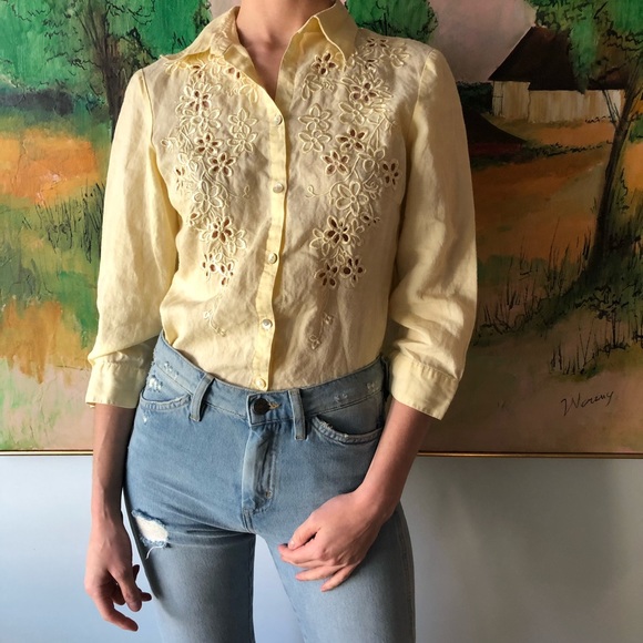 Vintage Tops - VINTAGE 90s Yellow Linen Flower Button Down Small
